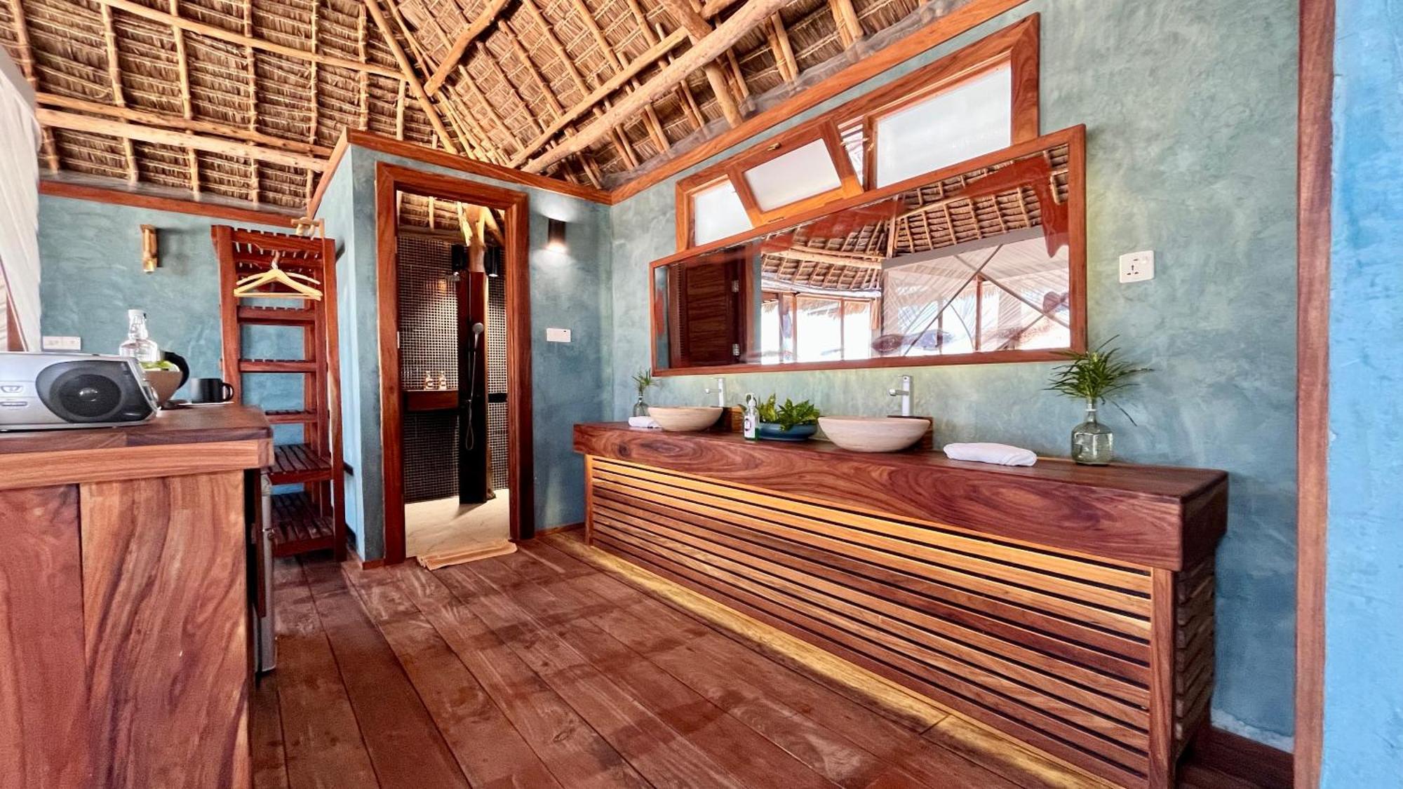 Tiki Beach Club & Resort (Adults Only) Bwejuu Exterior foto