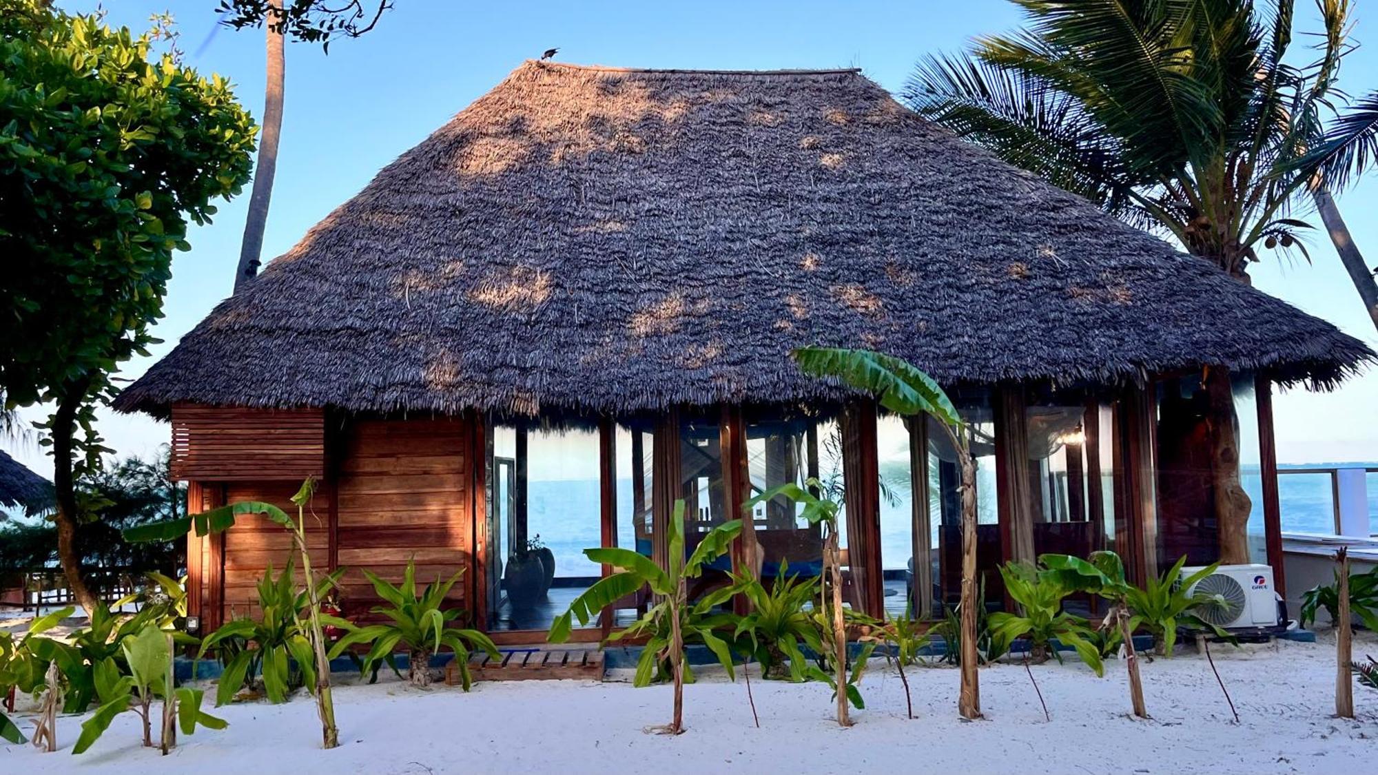 Tiki Beach Club & Resort (Adults Only) Bwejuu Exterior foto