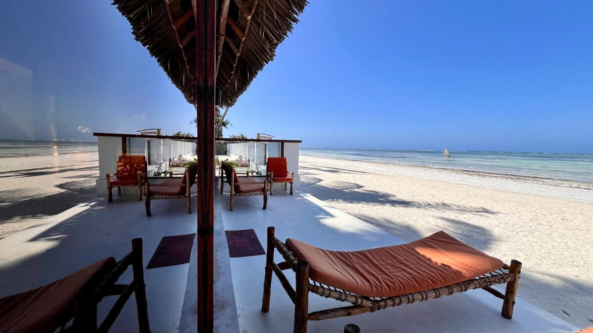 Tiki Beach Club & Resort (Adults Only) Bwejuu Exterior foto